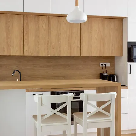 As Bella S Loggiou A Bezplatnym Vnutornym Parkovanim Lägenhet Košice