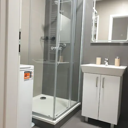 Daire As Bella S Loggiou A Bezplatnym Vnutornym Parkovanim Kösice