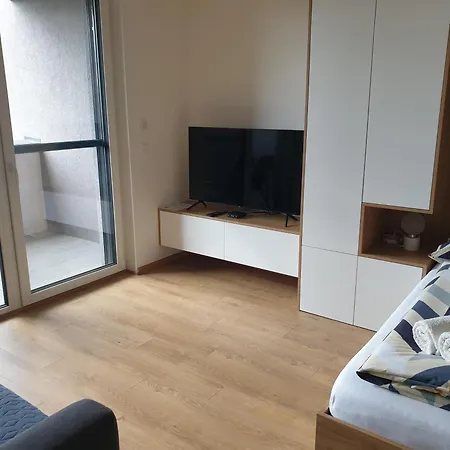 As Bella S Loggiou A Bezplatnym Vnutornym Parkovanim Košice